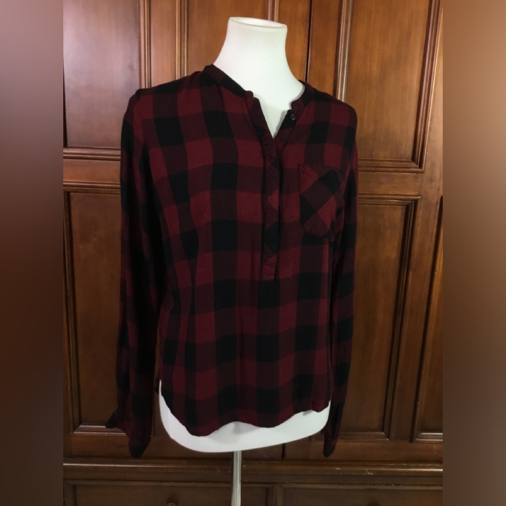 ANA Muted Buffalo Plaid Women’s Medium Red And Black Lknw Gorgeous Button Up Bea